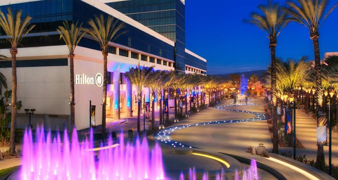 4 SoCal Locales Where Holiday Spirit Runs High